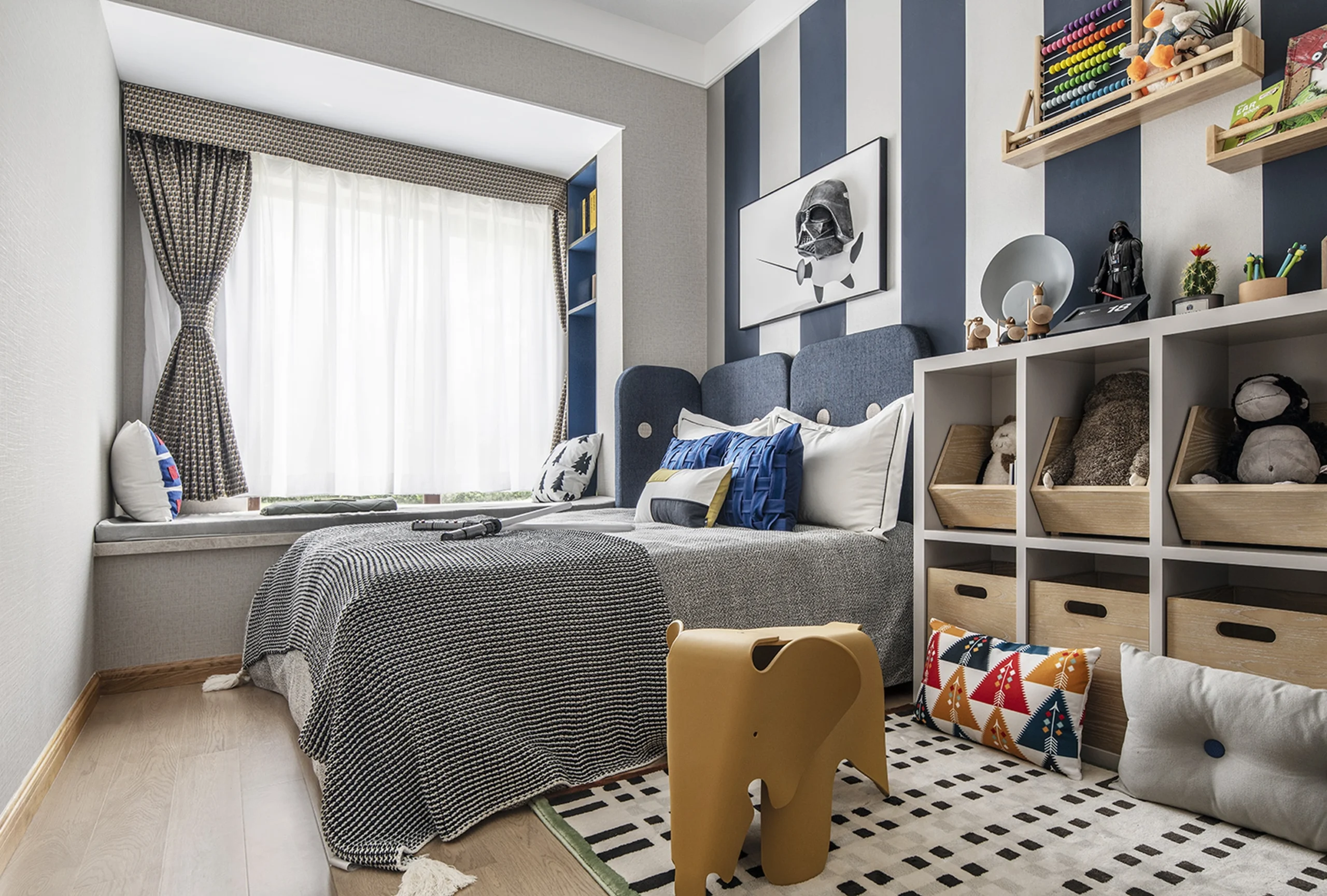 stylish-boys-bedroom-with-star-wars-theme